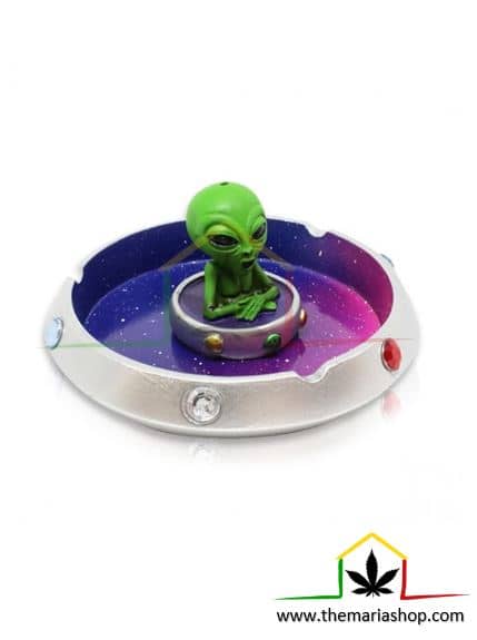Cenicero "UFO Piloto", accesorio para fumar que te decorará con estilo tu rincón de fumador, que puedes comprar en nuestra tienda online Themariashop.